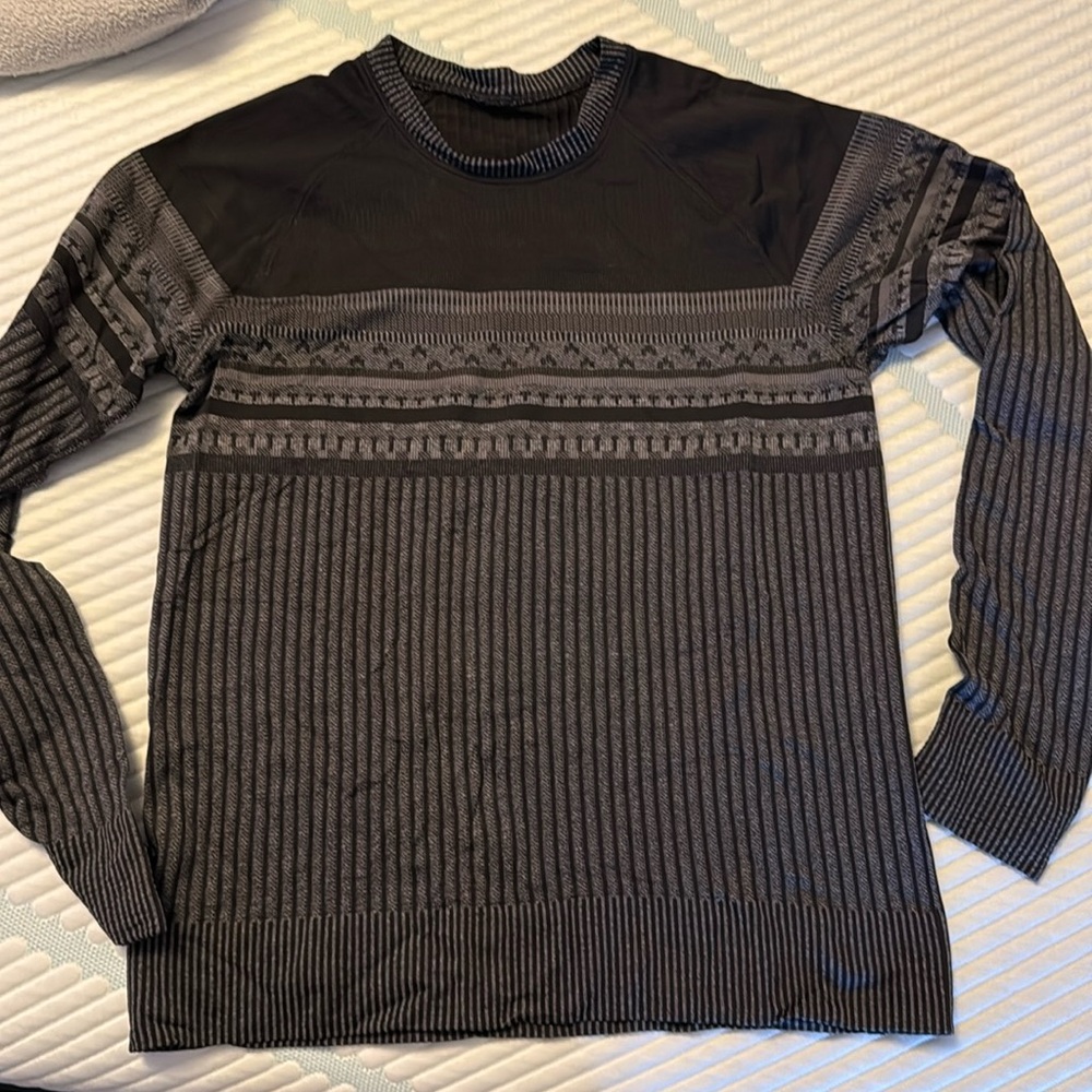 Lululemon active long sleeve shirt